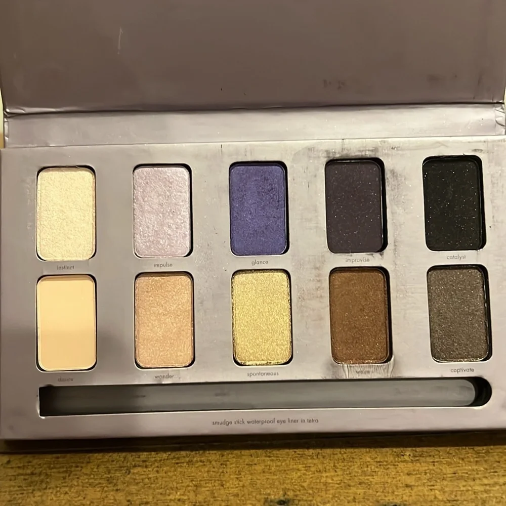 Stila in the moment eyeshadow palette